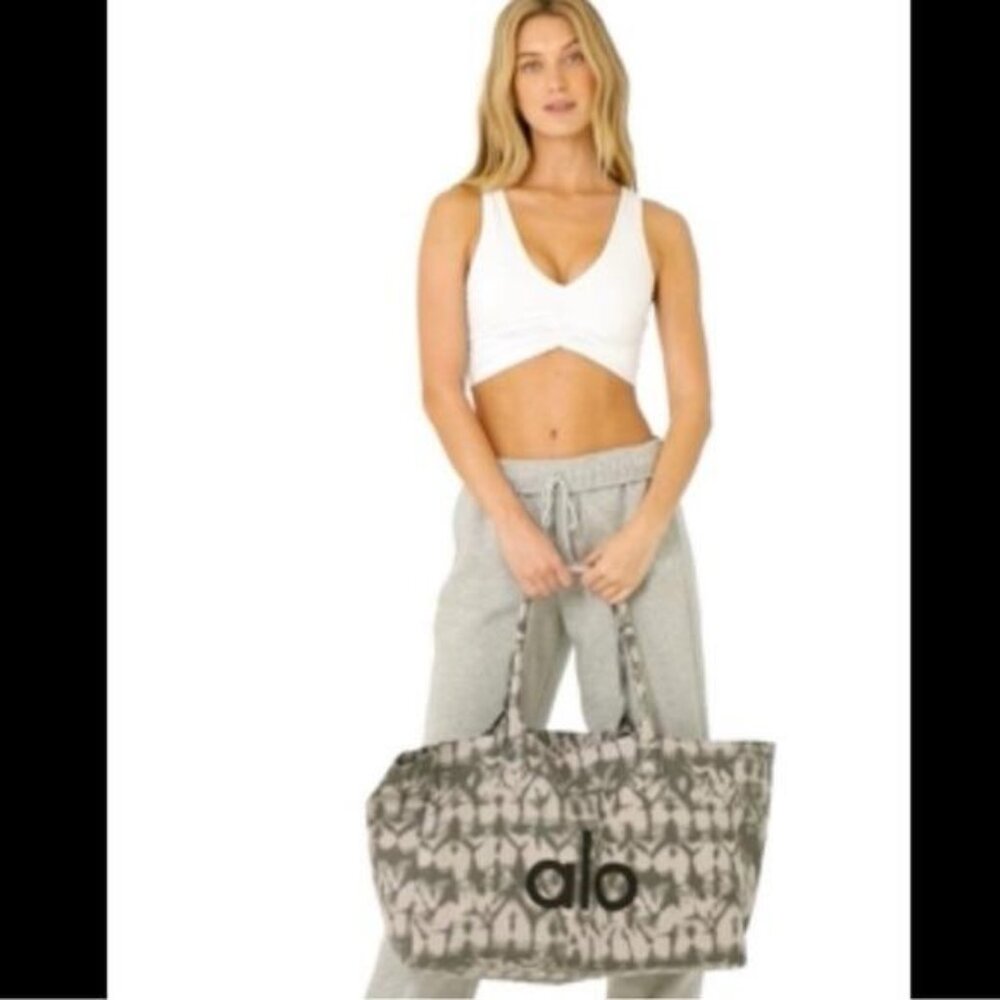 Iconic Shopper Tote , Grey tie-dye pattern Tota Pilates & Yoga Bag ALO Yoga Nwt - Picture 6 of 7